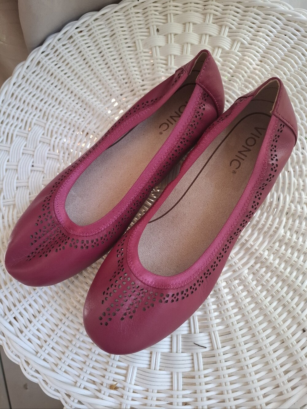VIONIC Womens Whisper Leather Ballet Slip On Flats Size 8 W